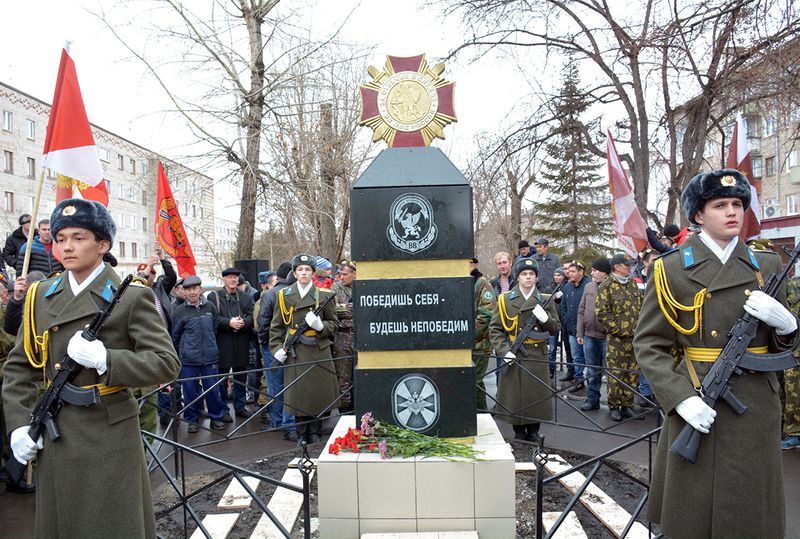В Башкирии открыли монумент в честь воинов внутренних войск МВД России