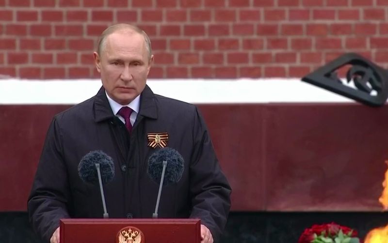 Владимир Путин поздравил ветеранов, всех граждан России с Днём Победы