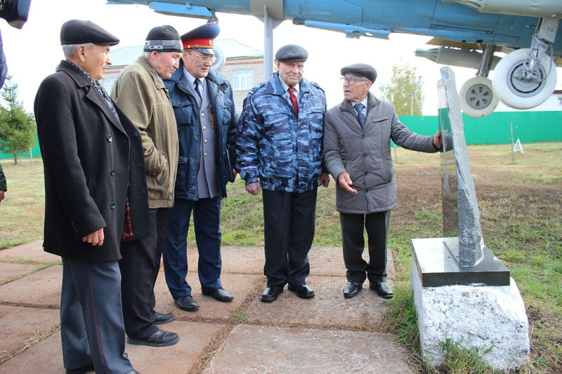 В Башкирии красному генералу на его родине открыли мемориальную доску