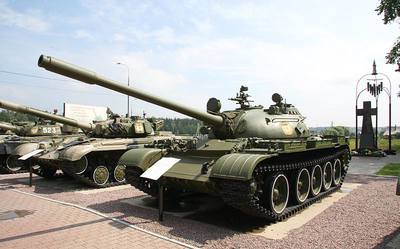 В Парке Победы в Уфе установили танк Т-55