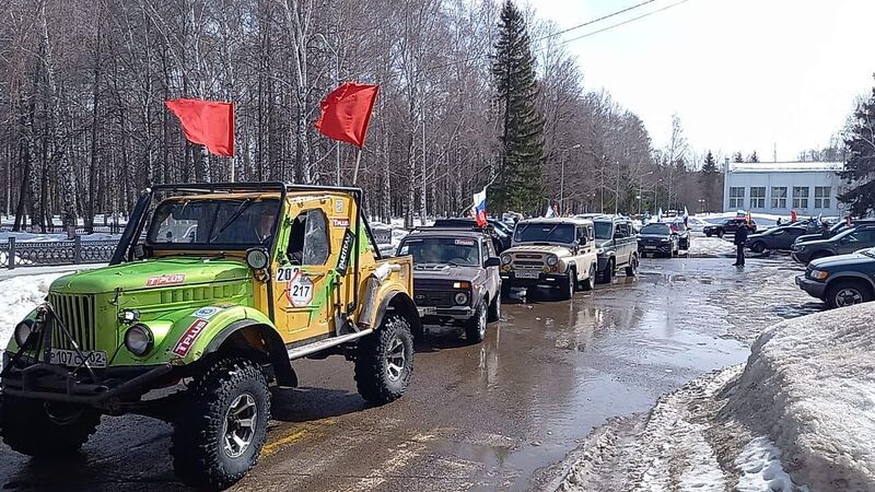 В Бирске казаки и деятели общественных организаций собрались на автопробеге «Своих не бросаем»
