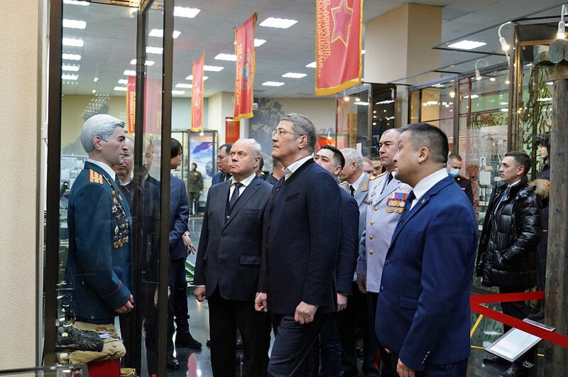 Радий Хабиров посетил Республиканский музей Боевой Славы