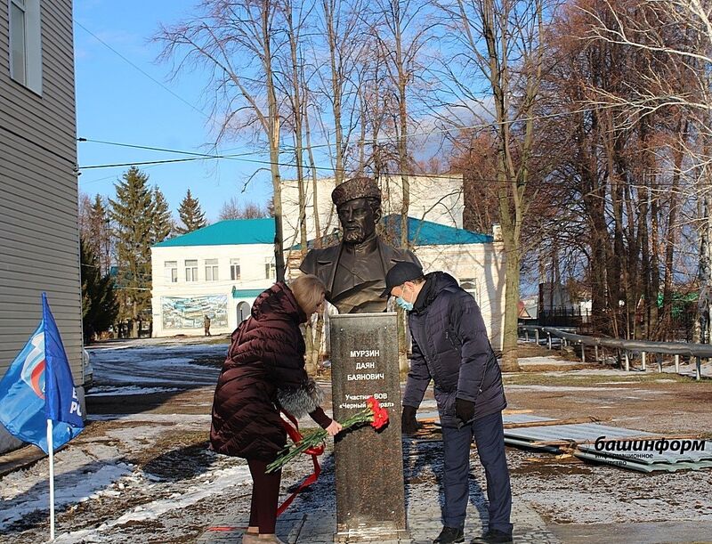 В Башкирии открыт памятник легендарному герою Великой Отечественной войны Даяну Мурзину