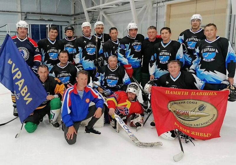 Хоккейная команда «Шурави» одержала победу на льду «Ишимбай-арены»