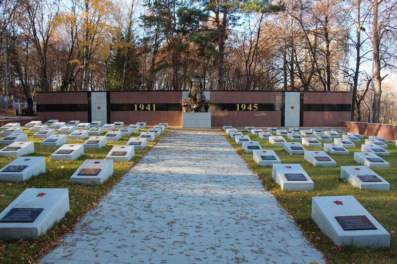 Ветеранский субботник по благоустройству на уфимском мемориальном Сергиевском кладбище — начало большой плановой работы