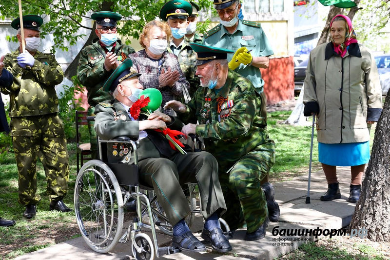 В Башкирии проходит акция «Парад у дома ветерана» – подобные акции планируется провести для каждого ветерана республики 