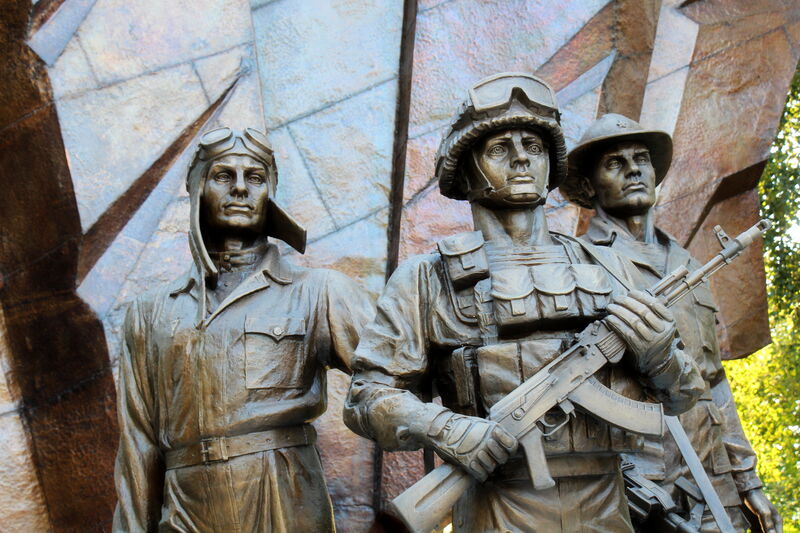 30 июля в уфимском парке Победы состоится торжественное открытие памятника — монументальной композиции «Союз поколений десантников»