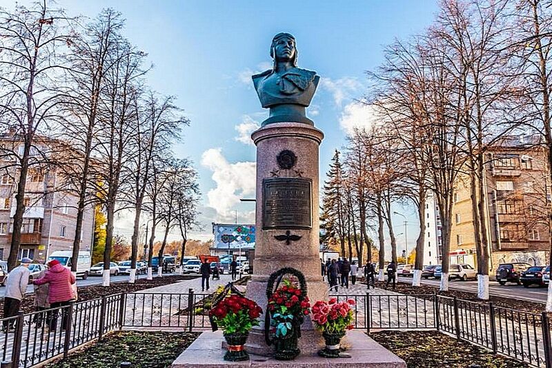 Скверу на бульваре Славы в Уфе присвоено имя Мусы Гареева