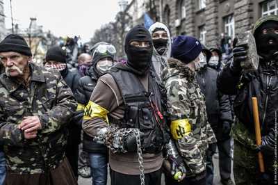 «Правый сектор» угрожает свернуть шею «официальному Киеву», обвиняя его в предательстве
