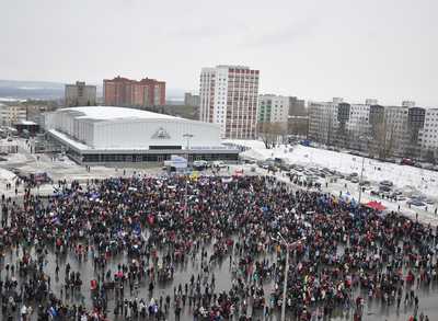 До 15 000 человек вышли в Уфе на общенародный сход в поддержку Украины