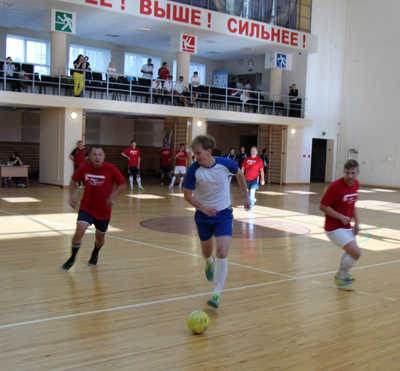 Ветеранская команда «Шурави» показала мастер-класс на городском турнире рабочей молодежи по мини-футболу