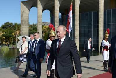 Президент РФ призвал страны БРИКС противостоять травле со стороны США